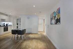 2-bed Apartment, Sleeps 4, Free Parking