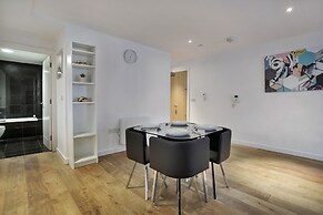 2-bed Apartment, Sleeps 4, Free Parking