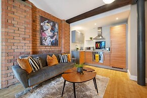 Host Apartments Queen Square Apartment