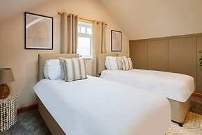 Host Stay Fawcett Cottage