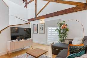 Host Stay The Cavern Quarter Loft