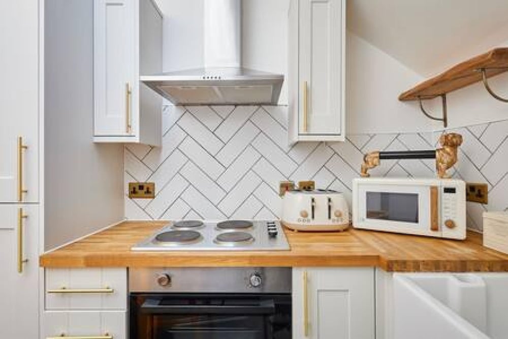 Host Stay Queen Square Hideaway