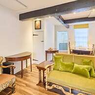 Host Stay St Radigunds House