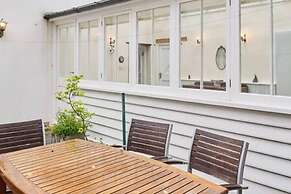 Host Stay Admiral s Rest