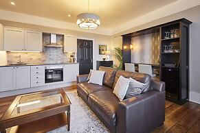 Host Stay Endeavour Sails