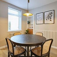 Host Stay Penny Farthing Cottage