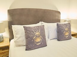 Host Stay Cobnut Barn