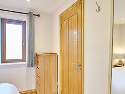 Host Stay Oak Barn