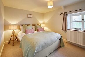 Host Stay Coed Barn