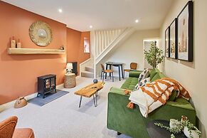 Host Stay Cinnamon Cottage