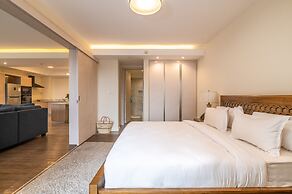 Capital M Apartments by YourHost