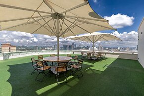 Capital M Apartments by YourHost
