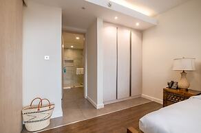 Capital M Apartments by YourHost