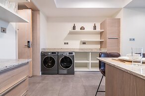 Capital M Apartments by YourHost