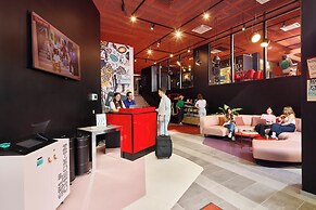 Hife Paris Issy