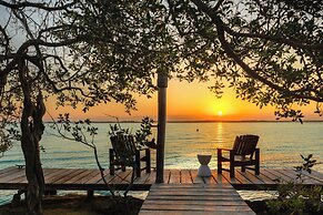 Azulea Bacalar Hotel & Spa - Lagoon Front