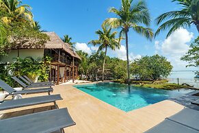 Azulea Bacalar Hotel & Spa - Lagoon Front