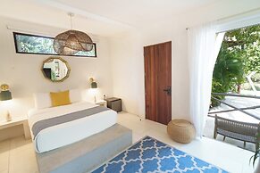 Azulea Bacalar Hotel & Spa - Lagoon Front