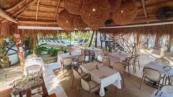 Azulea Bacalar Hotel & Spa - Lagoon Front