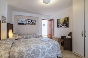 Villa Glamour by Portucasa