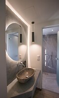 MAKRIS Papigo luxury suites