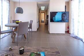 Solon - Deluxe City Center Apartment
