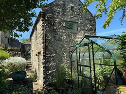 Tor Barn