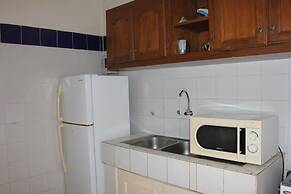 Quiet, Practical, Comfortable Apartment