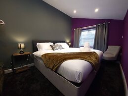 Liverpool City, Fairfield Duplex Suite