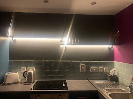 Liverpool City, Fairfield Duplex Suite