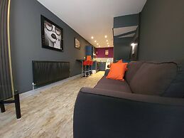 Liverpool City, Fairfield Duplex Suite