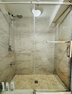 Charming 2 Bedroom Hideaway