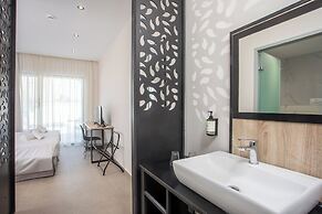 Aiora Aqua Resort