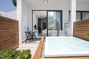 Aiora Aqua Resort