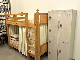 Lakeside Hostel Downtown