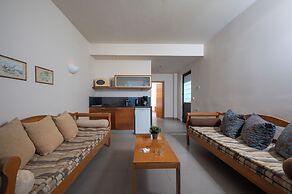 Creteco Hotel & Suites