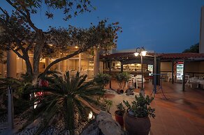 Creteco Hotel & Suites