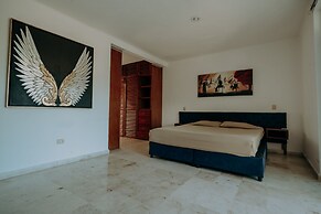 Luxury Cancun city life style