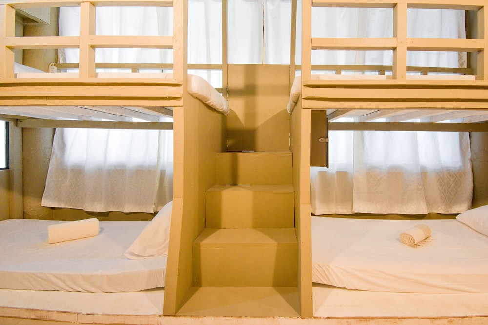 Treasure Isle Backpacker's Hostel
