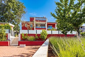 Apartment Ayni With Private Pool