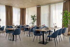 STYLO Residences & Suites