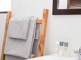 Maxton Boutique Hotel