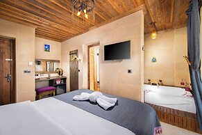 Alika Castle House