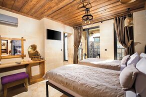 Alika Castle House