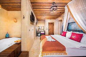 Alika Castle House
