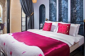 Alika Castle House