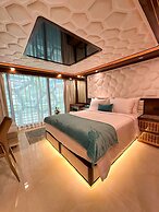 Orchid Overnight Superyacht