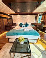 Orchid Overnight Superyacht