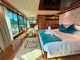 Orchid Overnight Superyacht