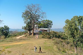 Tree of Life Birdsong Chalets